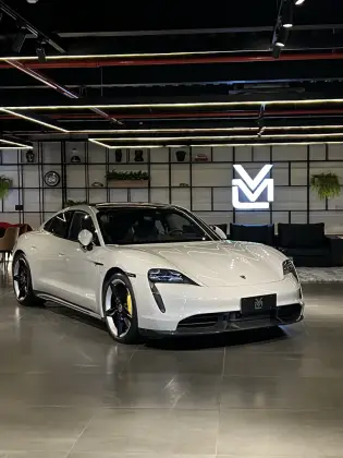 PORSCHE TAYCAN TURBO S ELÉTRICO