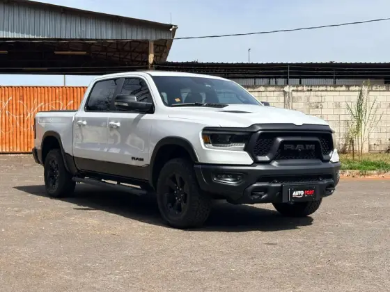 RAM 1500 5.7 V8 GASOLINA REBEL CD 4X4 AUTOMÁTICO RAM 1500 5.7 V8 GASOLINA REBEL CD 4X4 AUTOMÁTICO