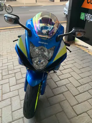SUZUKI GSR 750 SUZUKI GSR 750