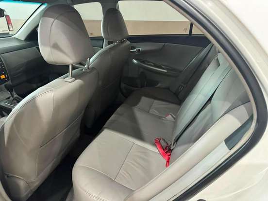 TOYOTA-COROLLA-1.8 GLI 16V FLEX 4P AUTOMÁTICO TOYOTA-COROLLA-2013