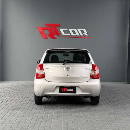 TOYOTA-ETIOS-2016