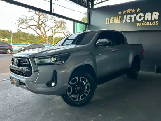 TOYOTA-HILUX-2.8 D-4D TURBO DIESEL CD SRX 4X4 AUTOMÁTICO TOYOTA-HILUX-2022