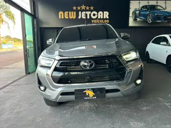 TOYOTA-HILUX-2022