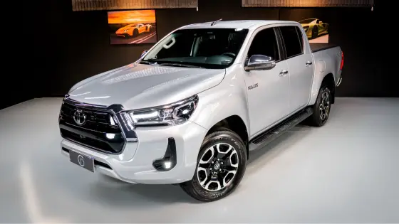 TOYOTA HILUX 2.8 D-4D TURBO DIESEL CD SRX 4X4 AUTOMÁTICO TOYOTA HILUX 2.8 D-4D TURBO DIESEL CD SRX 4X4 AUTOMÁTICO