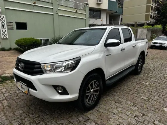 TOYOTA HILUX 2.8 POWER PACK 4X4 CD 16V DIESEL 4P MANUAL TOYOTA HILUX 2.8 POWER PACK 4X4 CD 16V DIESEL 4P MANUAL