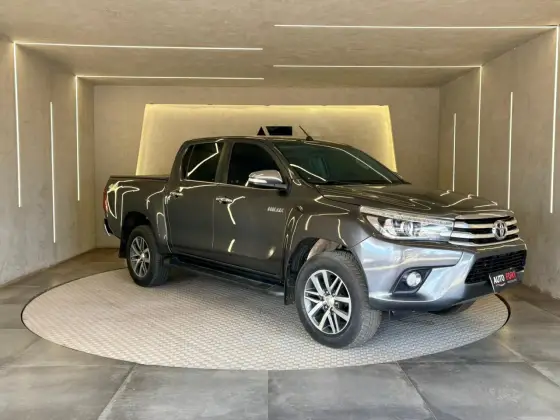 TOYOTA HILUX 2.8 SRX 4X4 CD 16V DIESEL 4P AUTOMÁTICO