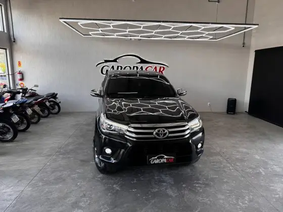 TOYOTA HILUX 2.8 SRX 4X4 CD 16V DIESEL 4P AUTOMÁTICO TOYOTA HILUX 2.8 SRX 4X4 CD 16V DIESEL 4P AUTOMÁTICO