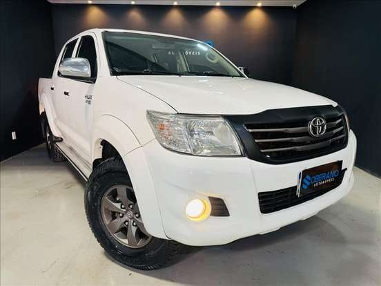 TOYOTA-HILUX-2.7 SRV 4X2 CD 16V FLEX 4P AUTOMÁTICO TOYOTA-HILUX-2014