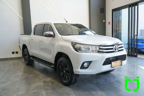 TOYOTA-HILUX-2.7 SRV 4X2 CD 16V FLEX 4P AUTOMÁTICO TOYOTA-HILUX-2017