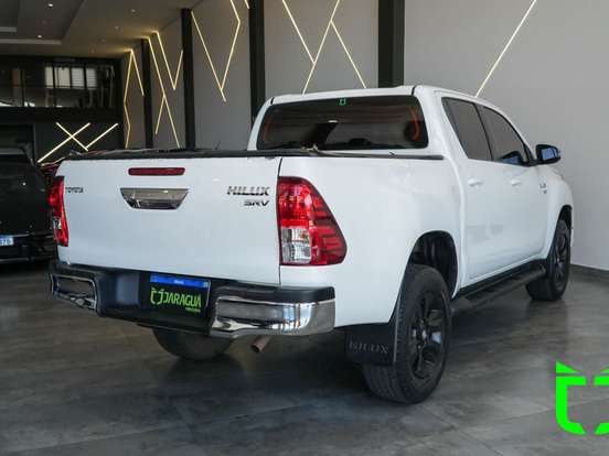 TOYOTA-HILUX-2.7 SRV 4X2 CD 16V FLEX 4P AUTOMÁTICO TOYOTA-HILUX-2017