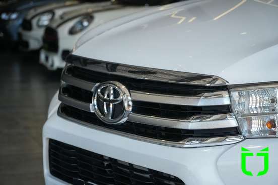 TOYOTA-HILUX-2017