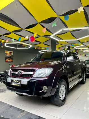 TOYOTA HILUX 3.0 SRV 4X4 CD 16V TURBO INTERCOOLER DIESEL 4P AUTOMÁTICO TOYOTA HILUX 3.0 SRV 4X4 CD 16V TURBO INTERCOOLER DIESEL 4P AUTOMÁTICO