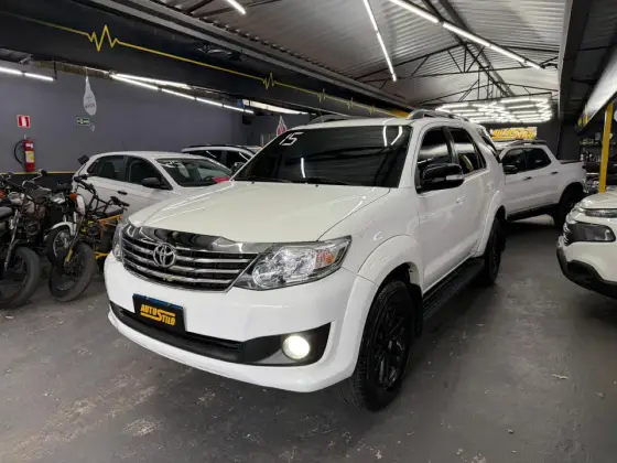 TOYOTA HILUX SW4 2.7 SR 4X2 16V FLEX 4P AUTOMÁTICO TOYOTA HILUX SW4 2.7 SR 4X2 16V FLEX 4P AUTOMÁTICO