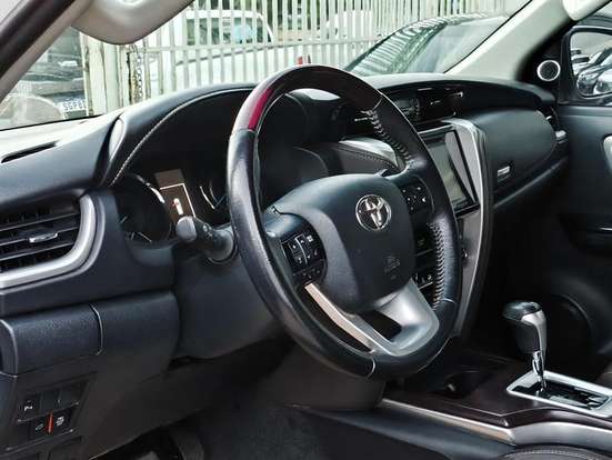 TOYOTA-HILUX SW4-2018