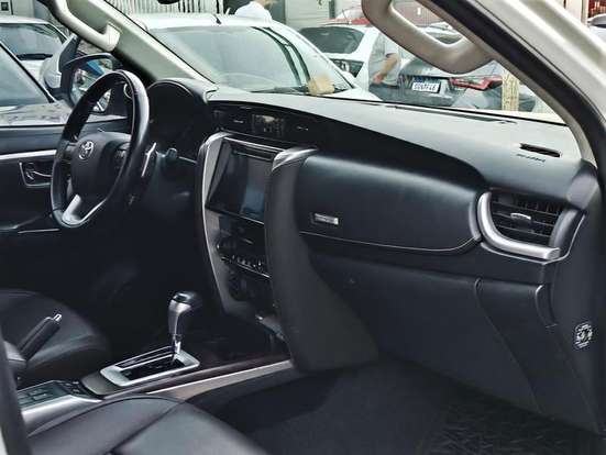 TOYOTA-HILUX SW4-2018