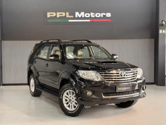 TOYOTA HILUX SW4 3.0 SRV 4X4 16V TURBO INTERCOOLER DIESEL 4P AUTOMÁTICO TOYOTA HILUX SW4 3.0 SRV 4X4 16V TURBO INTERCOOLER DIESEL 4P AUTOMÁTICO