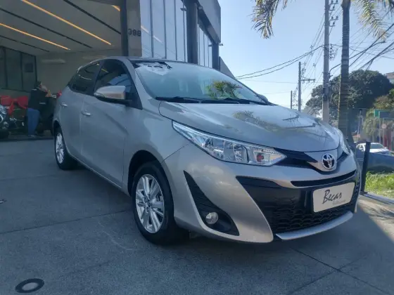 TOYOTA YARIS 1.3 16V FLEX XL PLUS TECH MULTIDRIVE TOYOTA YARIS 1.3 16V FLEX XL PLUS TECH MULTIDRIVE