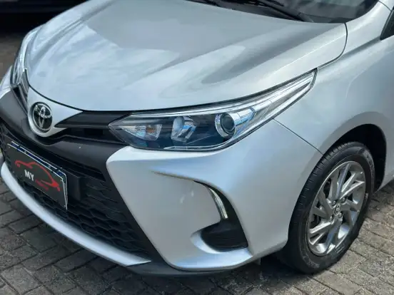 TOYOTA-YARIS-2023