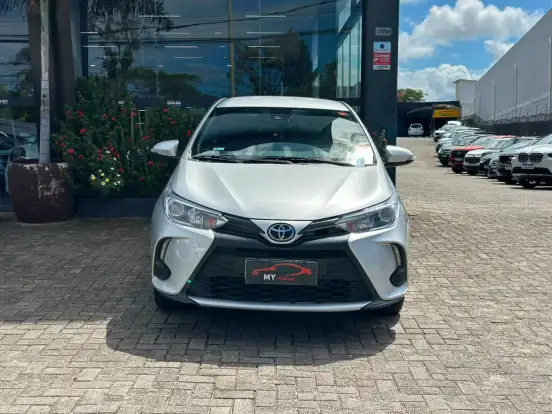 TOYOTA-YARIS-2023