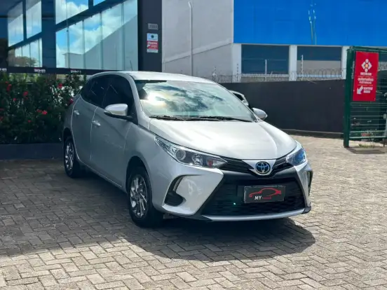 TOYOTA-YARIS-2023