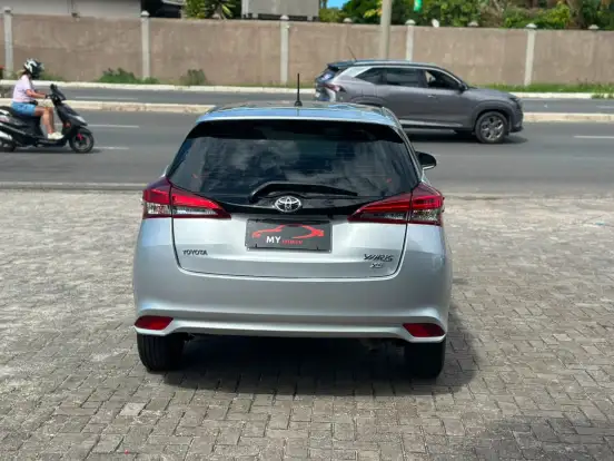TOYOTA-YARIS-2023