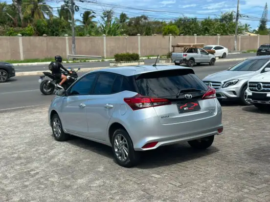 TOYOTA-YARIS-2023