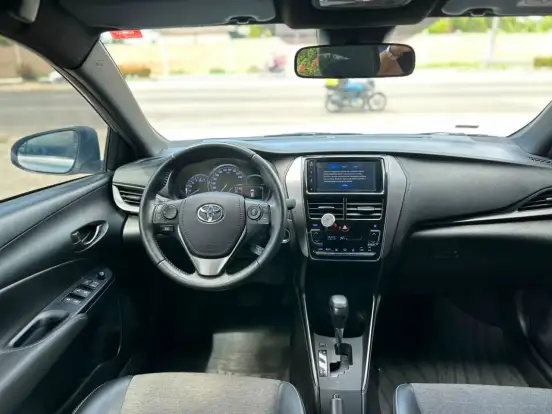 TOYOTA-YARIS-2023