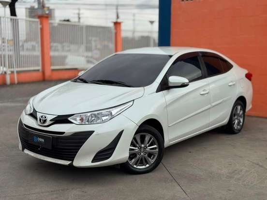 TOYOTA-YARIS-2021