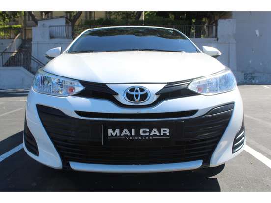 TOYOTA-YARIS-2021