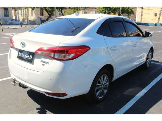TOYOTA-YARIS-2021