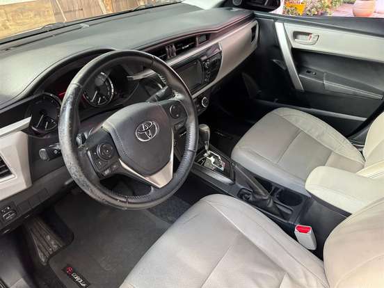 TOYOTA-COROLLA-2015