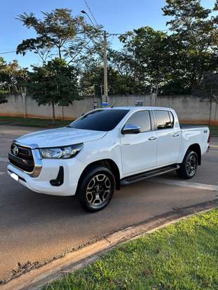 TOYOTA-HILUX-2022