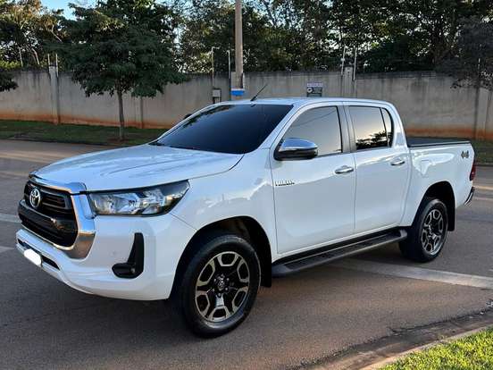 TOYOTA-HILUX-2.8 D-4D TURBO DIESEL CD SRV 4X4 AUTOMÁTICO TOYOTA-HILUX-2022