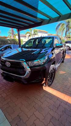 TOYOTA-HILUX-2023