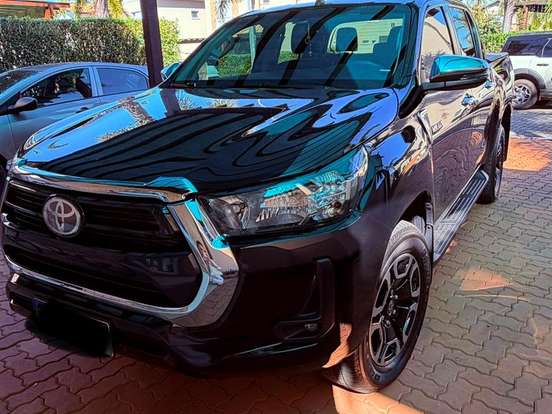 TOYOTA-HILUX-2.8 D-4D TURBO DIESEL CD SRV 4X4 AUTOMÁTICO TOYOTA-HILUX-2023