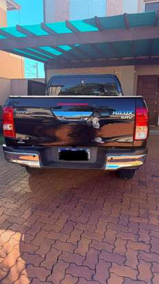 TOYOTA-HILUX-2023