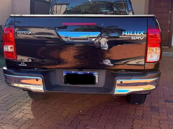 TOYOTA-HILUX-2.8 D-4D TURBO DIESEL CD SRV 4X4 AUTOMÁTICO TOYOTA-HILUX-2023