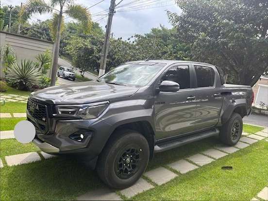 TOYOTA-HILUX-2.8 D-4D TURBO DIESEL CD GR-S 4X4 AUTOMÁTICO TOYOTA-HILUX-2023