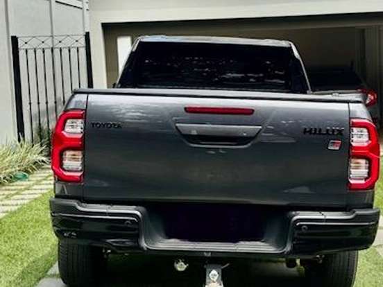 TOYOTA-HILUX-2.8 D-4D TURBO DIESEL CD GR-S 4X4 AUTOMÁTICO TOYOTA-HILUX-2023