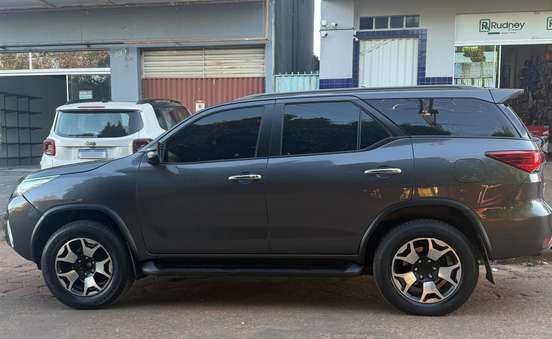 TOYOTA-HILUX SW4-2.7 SRV 7 LUGARES 4X2 16V FLEX 4P AUTOMÁTICO TOYOTA-HILUX SW4-2018