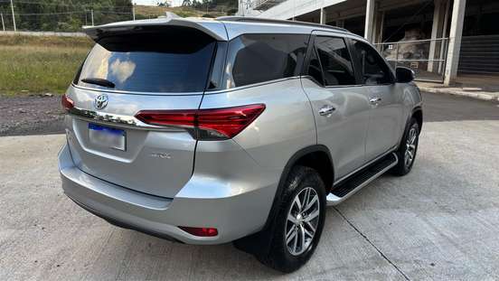 TOYOTA-HILUX SW4-2018