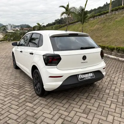 VOLKSWAGEN-POLO-2024