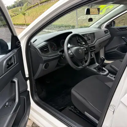 VOLKSWAGEN-POLO-2024