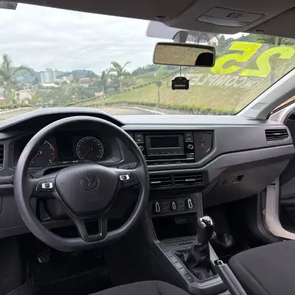 VOLKSWAGEN-POLO-2024