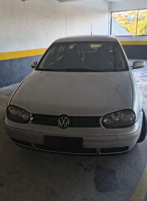 VOLKSWAGEN-GOLF-2001