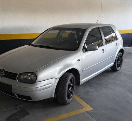 VOLKSWAGEN-GOLF-2001