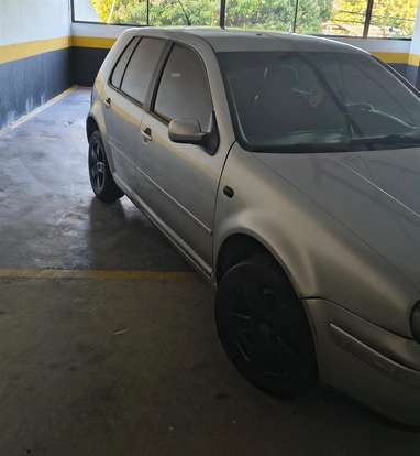 VOLKSWAGEN-GOLF-2001