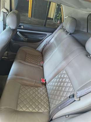 VOLKSWAGEN-GOLF-2001