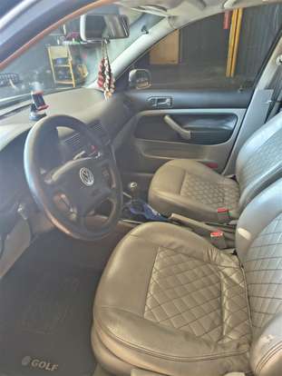 VOLKSWAGEN-GOLF-2001