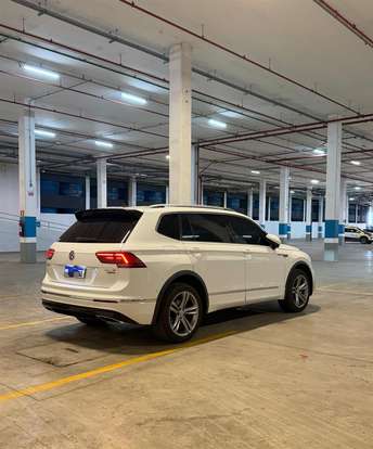 VOLKSWAGEN-TIGUAN-2020